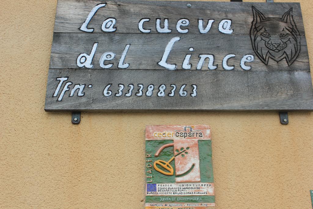 La Cueva Del Lince Hostal Zarza De Granadilla Exterior foto